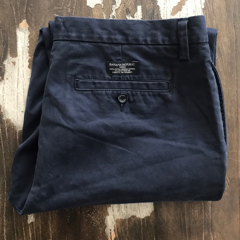 Banana Republic 33x34 Men’s Navy Blue Chino Pants